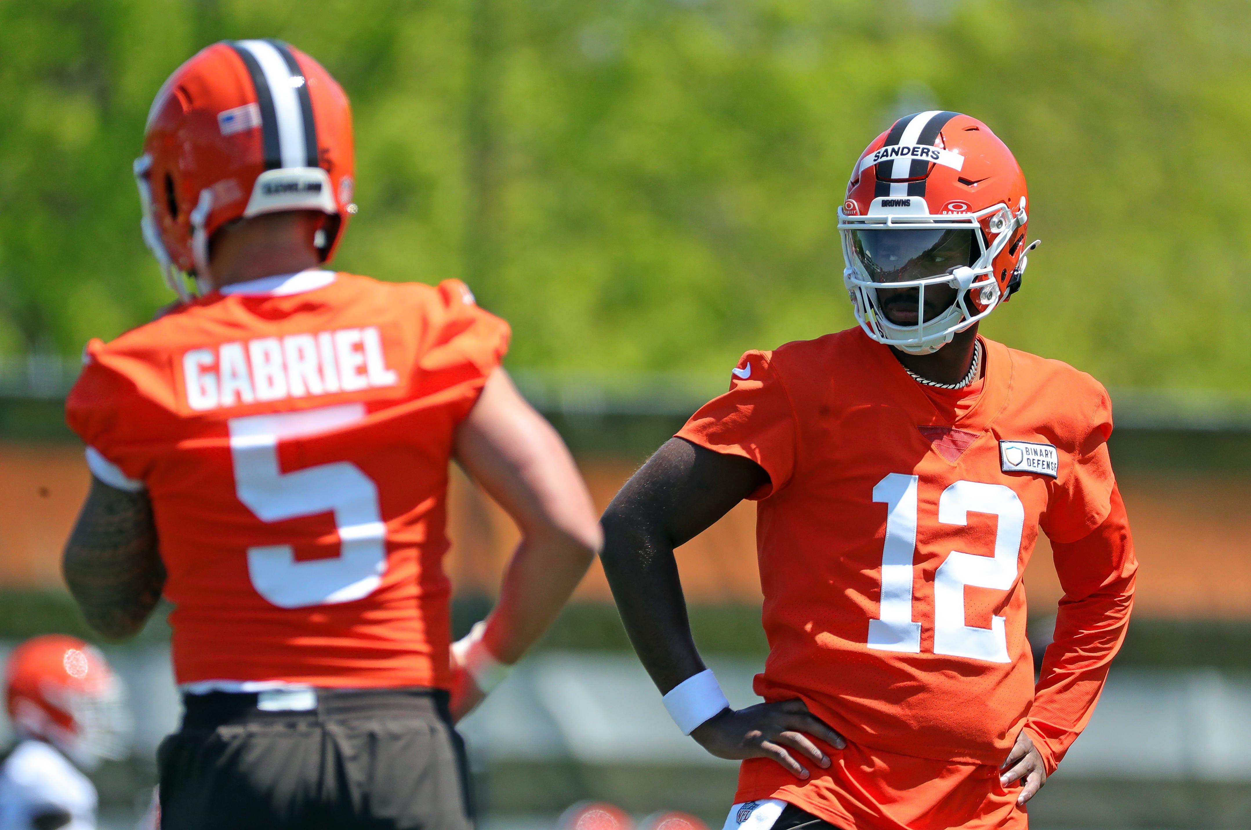 Dillon Gabriel and Shedeur Sanders during training with the Cleveland Browns. (Credits: IMAGN)